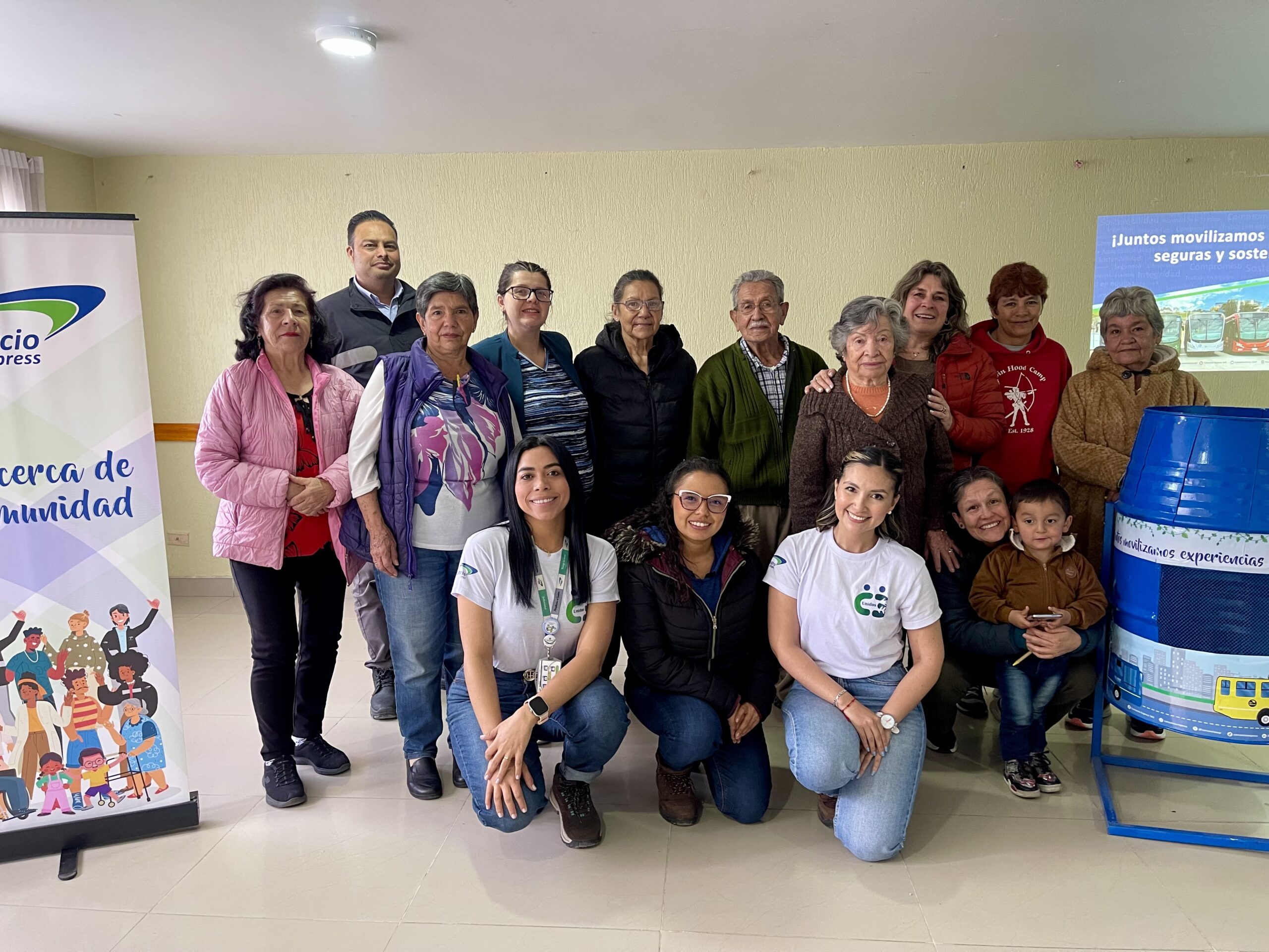 CEX impulsa la economía circular en la JAC Tibabita, con entrega de contenedor ecológico